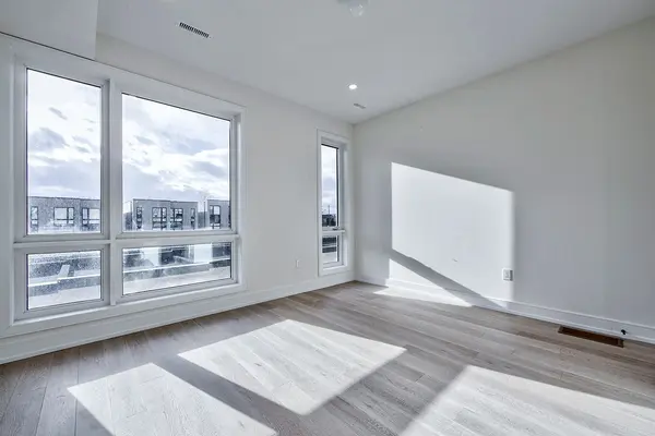 198 Mcroberts AVE, Toronto W03, ON M6E 4P5