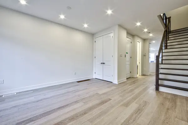 198 Mcroberts AVE, Toronto W03, ON M6E 4P5