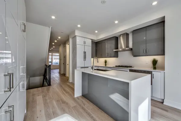 198 Mcroberts AVE, Toronto W03, ON M6E 4P5