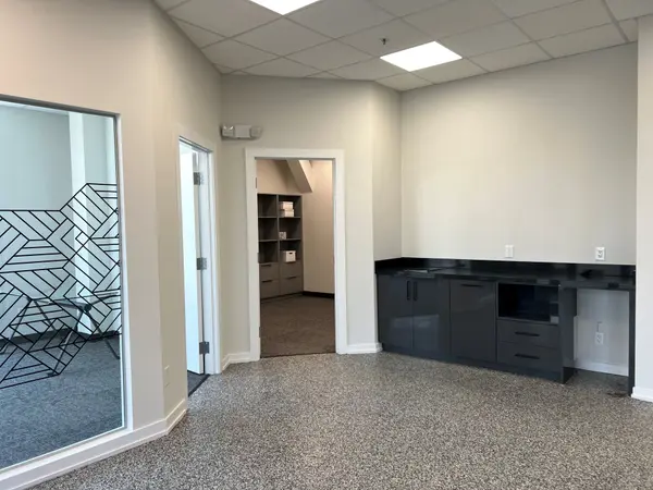 5250 Solar DR #33, Mississauga, ON L4W 5M8