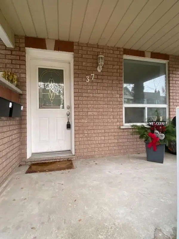 37 Gillespie AVE #Main Floor, Toronto W03, ON M6N 2Y5