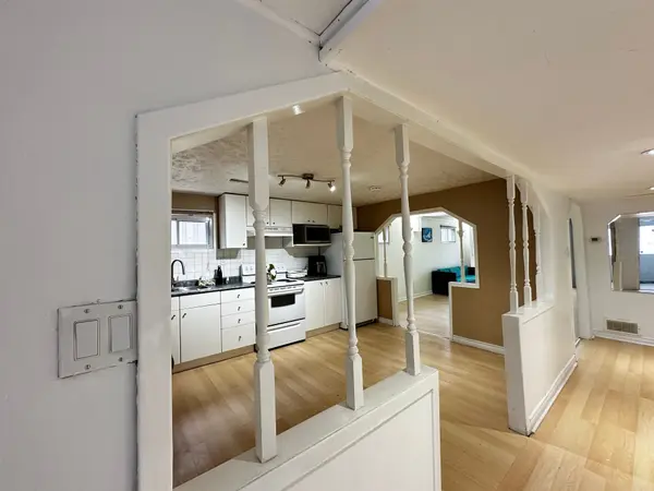 1999 Carrera LN #lower, Mississauga, ON L5J 1C6