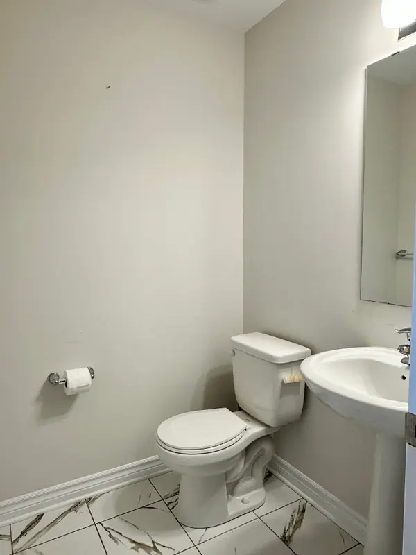 14 Atop LN, Blossom Park - Airport And Area, ON K1X 0H2