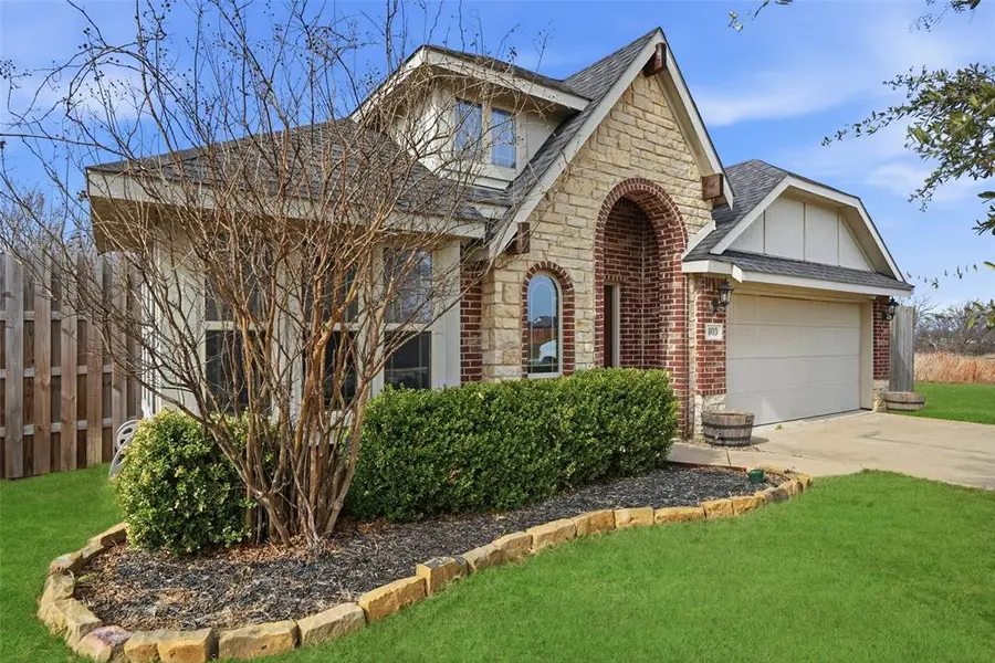 803 Lakeview Drive, Alvarado, TX 76009