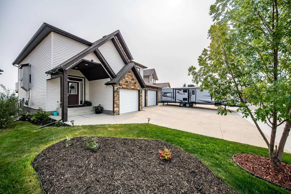 41 Pinnacle Lake DR, Grande Prairie, AB T8W 0A9