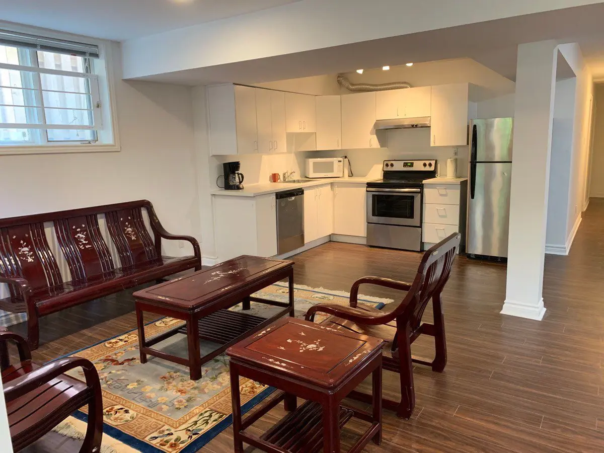 342 Parkview AVE E, Toronto C14, ON M2N 3Z5