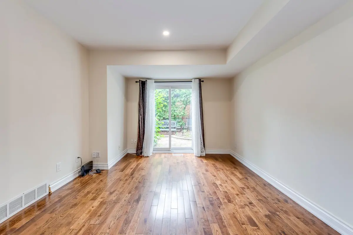 4351 Dublin CRES, Burlington, ON L7L 2S4