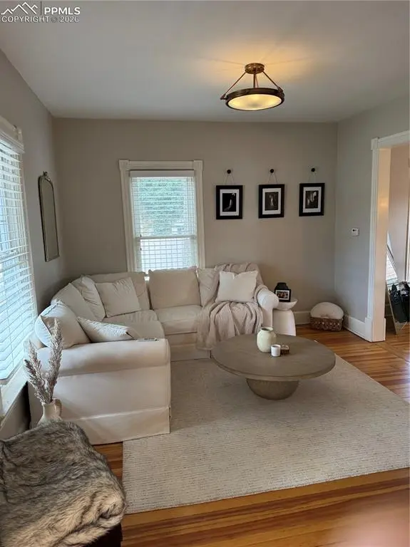 21 E Caramillo ST, Colorado Springs, CO 80907