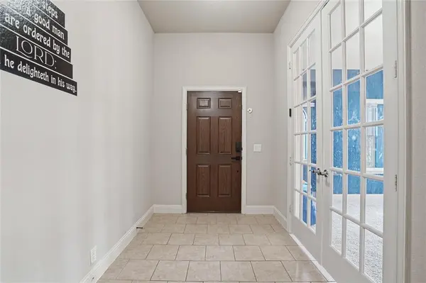 803 Lakeview Drive, Alvarado, TX 76009