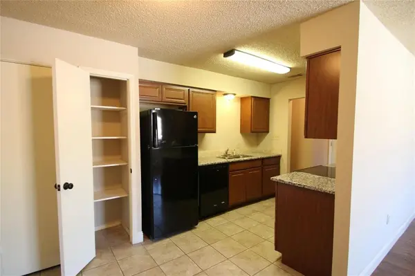 7204 NE Loop 820, North Richland Hills, TX 76180