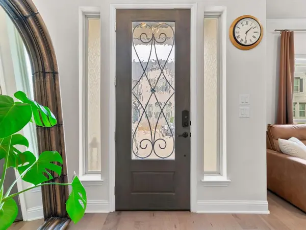 1888 Melinda Lane, Farmers Branch, TX 75234