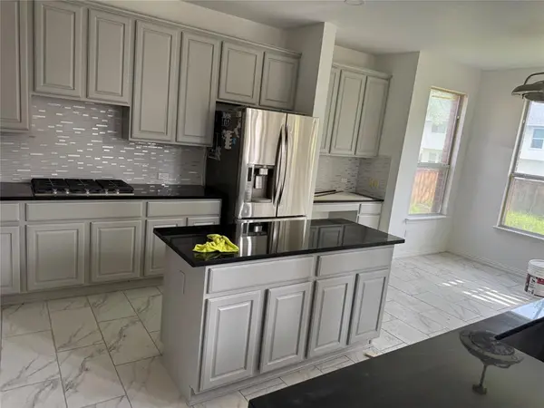 2105 Woodview Drive, Flower Mound, TX 75028