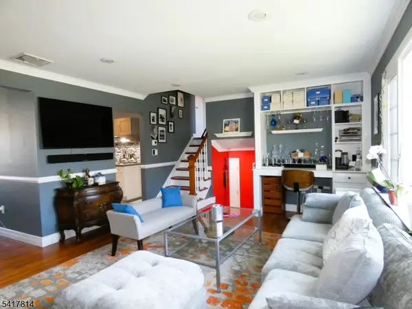 10 Falcon Dr, Edison Twp., NJ 08820