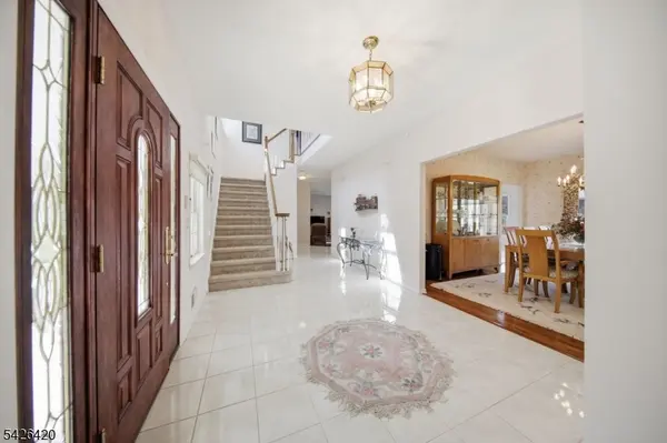 29 Castle Ct, Randolph Twp., NJ 07869