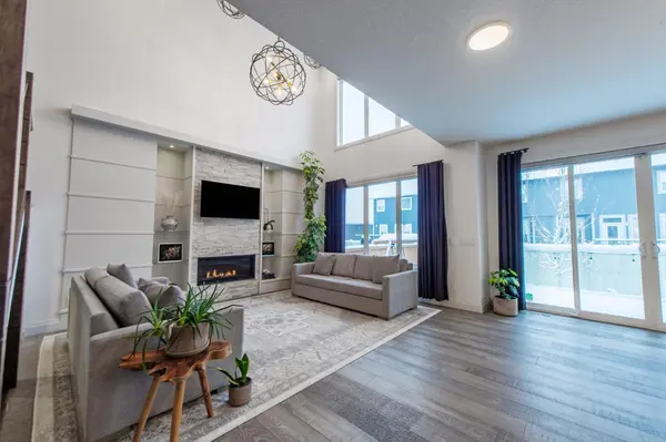 214 Aspenmere GN, Chestermere, AB T1X 0W8