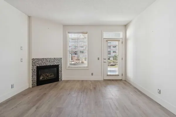 3650 Marda Link SW #106, Calgary, AB T2T 6G9