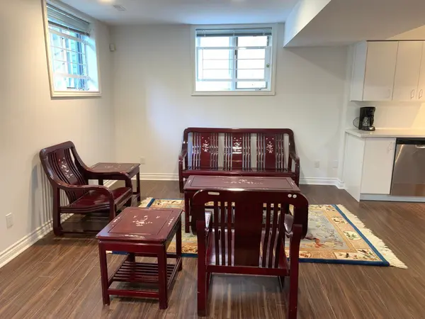 342 Parkview AVE E, Toronto C14, ON M2N 3Z5