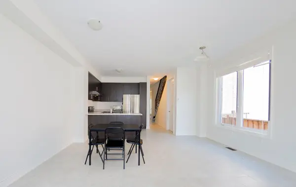 11 Kester CT, East Gwillimbury, ON L9N 0P3