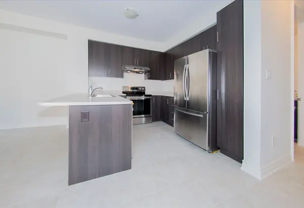 11 Kester CT, East Gwillimbury, ON L9N 0P3