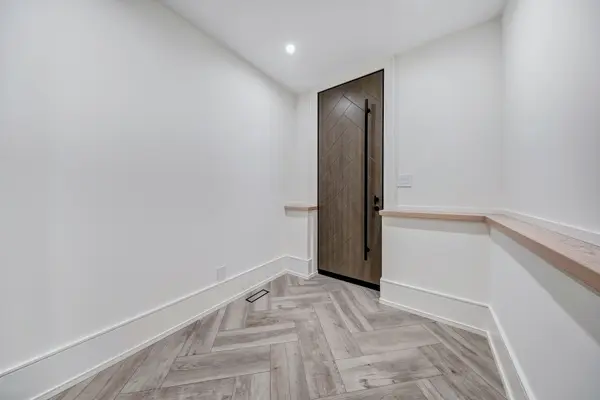 84 Mosley ST, Aurora, ON L4G 1H1