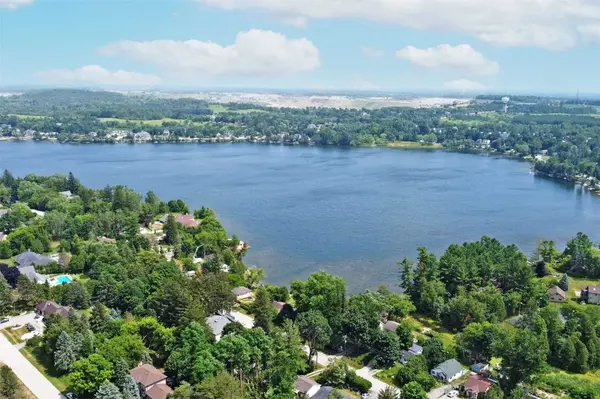 41 Connor DR, Whitchurch-stouffville, ON L4A 7X3