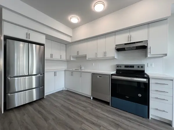 62 Dixfield DR #106, Toronto W08, ON M9C 3W1