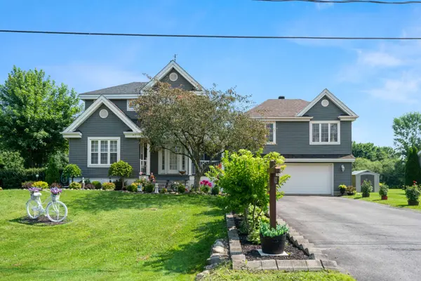 6123 MacBain ST, South Glengarry, ON K0C 1E0