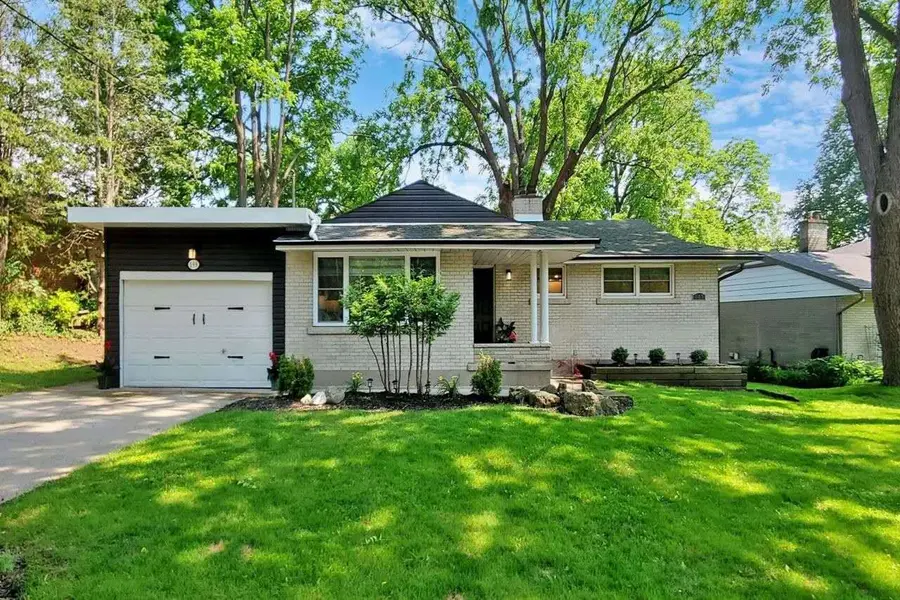 199 Vermont ST, Waterloo, ON N2J 2M9