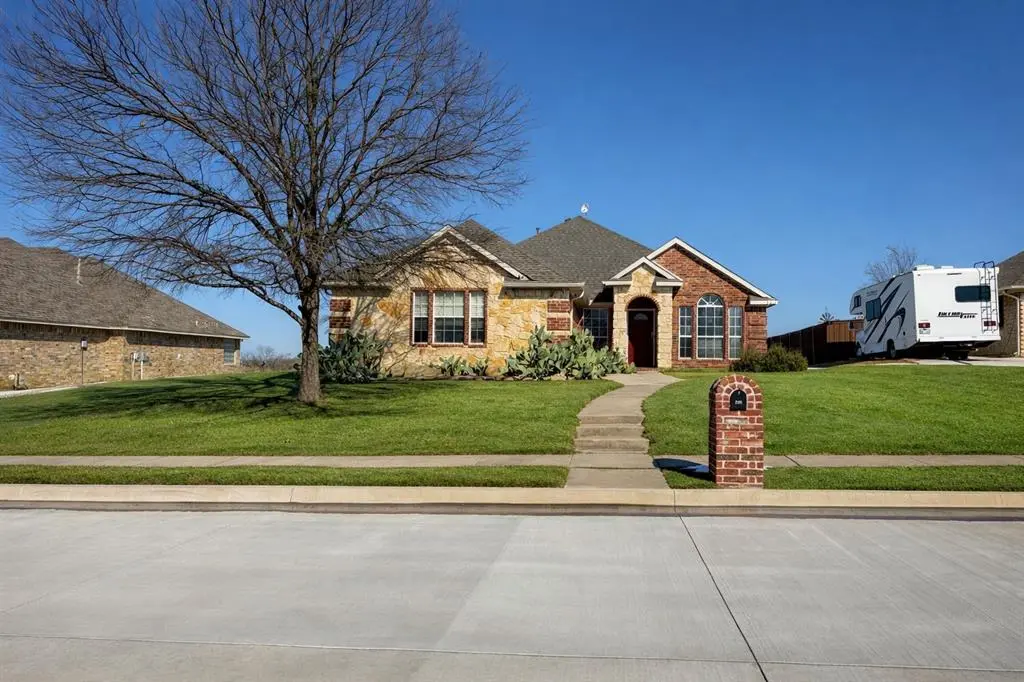 420 Woodlawn Street, Krum, TX 76249