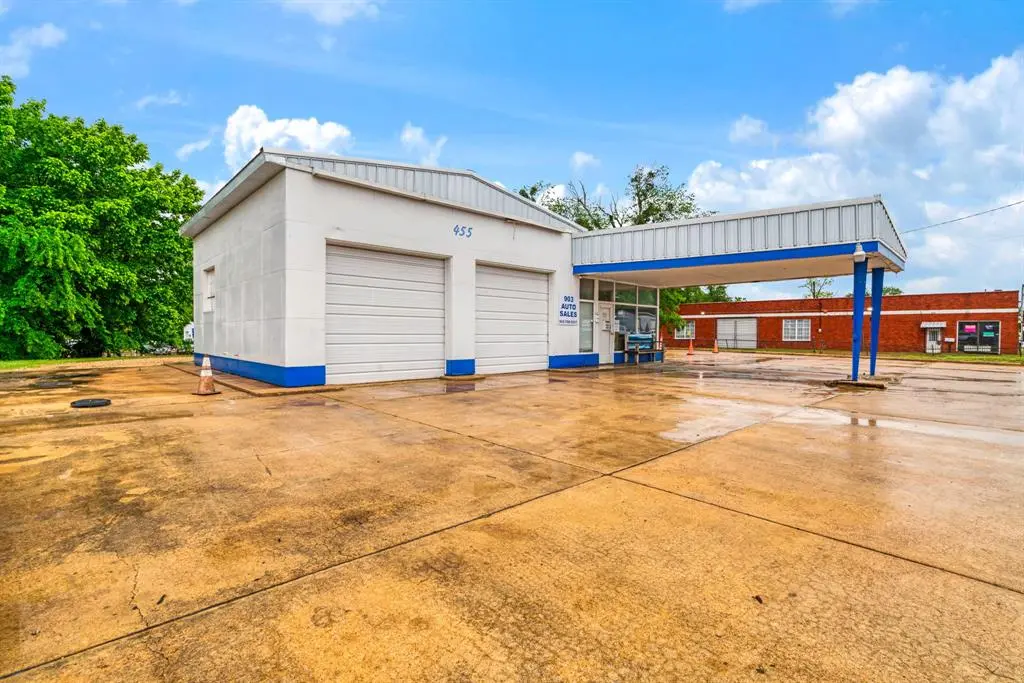 455 N Main St, Paris, TX 75460