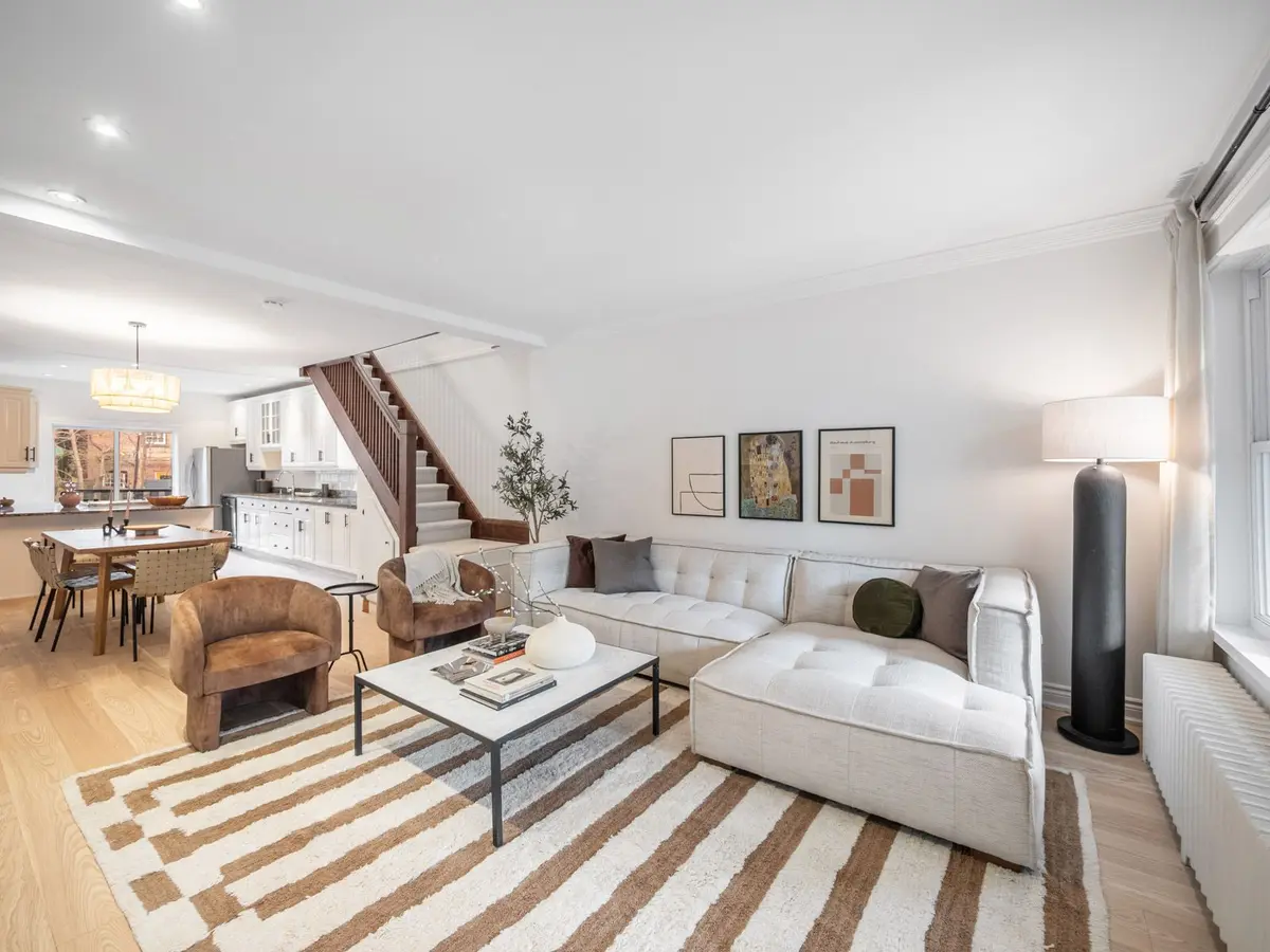 97 Bowmore RD E, Toronto E02, ON M4L 3J1