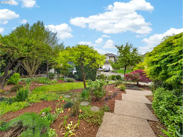 8955 SW IOWA DR, Tualatin, OR 97062