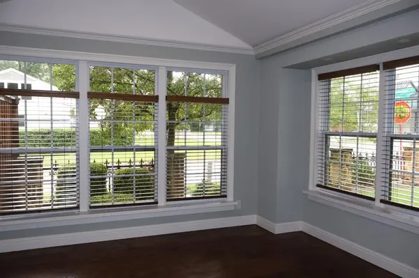 4902 W Mockingbird Lane, Dallas, TX 75209