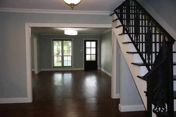 4902 W Mockingbird Lane, Dallas, TX 75209