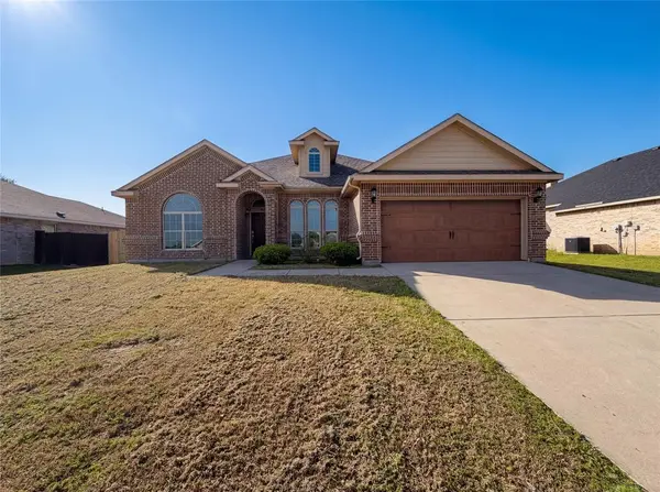 3717 Dutch Iris Lane, Forest Hill, TX 76140