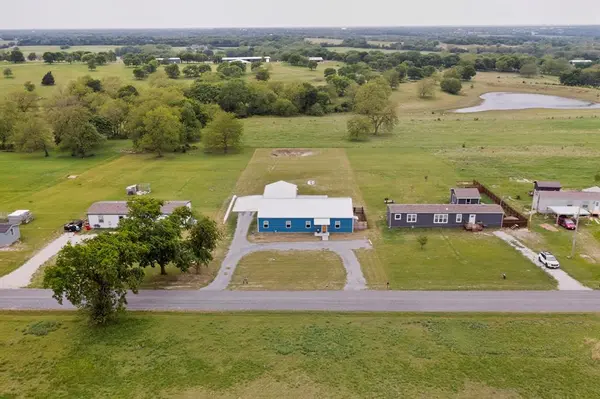 613 Kentucky Town Road, Whitewright, TX 75491