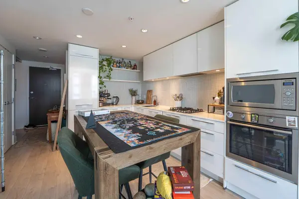 901 10 AVE SW #1503, Calgary, AB T2R 0B5