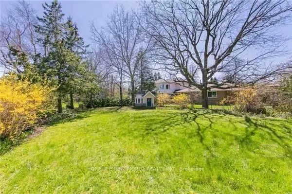 23 Millgate CRES, Toronto C15, ON M5K 1L5