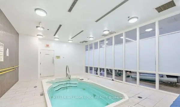 21 Nelson ST #528, Toronto C01, ON M5V 3H9