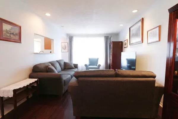 1391 Tatra DR, Pickering, ON L1W 1K7