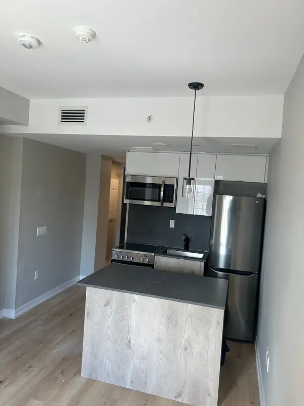 70 King ST E #211, Oshawa, ON L1H 0A2