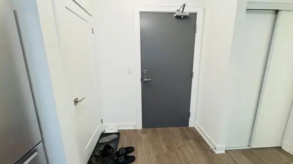 705 Davis DR #1205A, Newmarket, ON L3Y 0J1