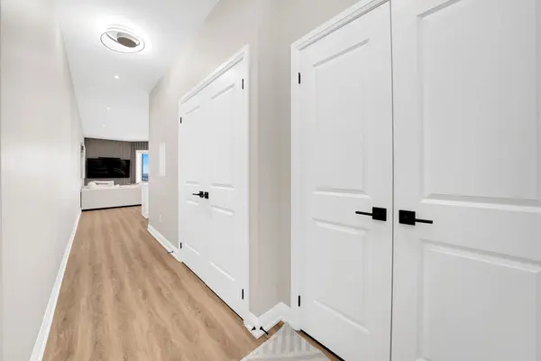 5917 Main ST #805, Whitchurch-stouffville, ON L4A 5G4