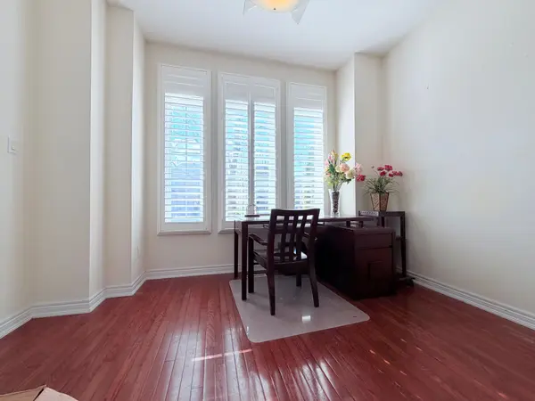 9 SAINT CLARE BLVD, Vaughan, ON L4H 2A2