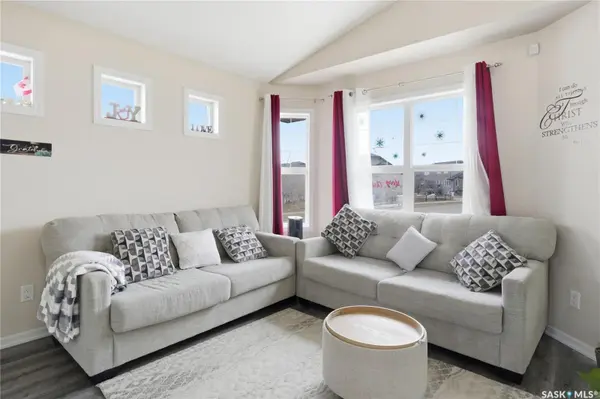 102 Whalley CRESCENT, Saskatoon, SK S7T 0H9