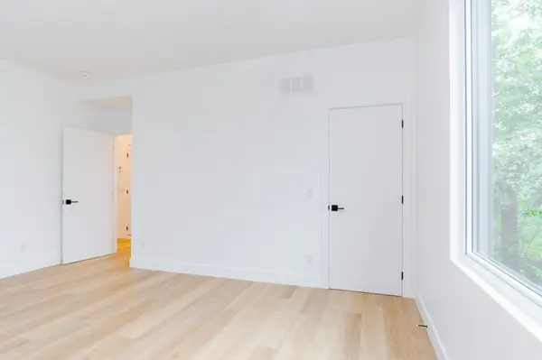 63 Lonborough AVE, Toronto W04, ON M6M 1X2