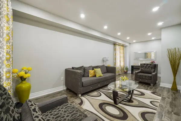 18 Prairie Rose CIR, Brampton, ON L6R 1R4