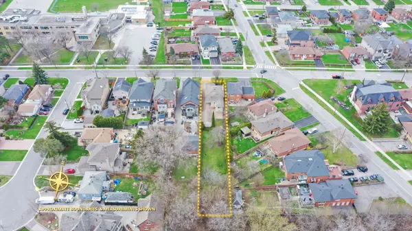 133 Cornelius Pkwy, Toronto W04, ON M6L 2K7