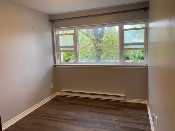 3050 Constitution BLVD #11, Mississauga, ON L4Y 3X7