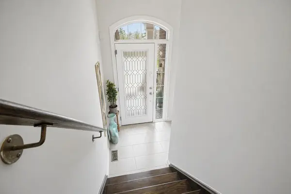 82 Oakmore LN, Brampton, ON L6Y 6H5